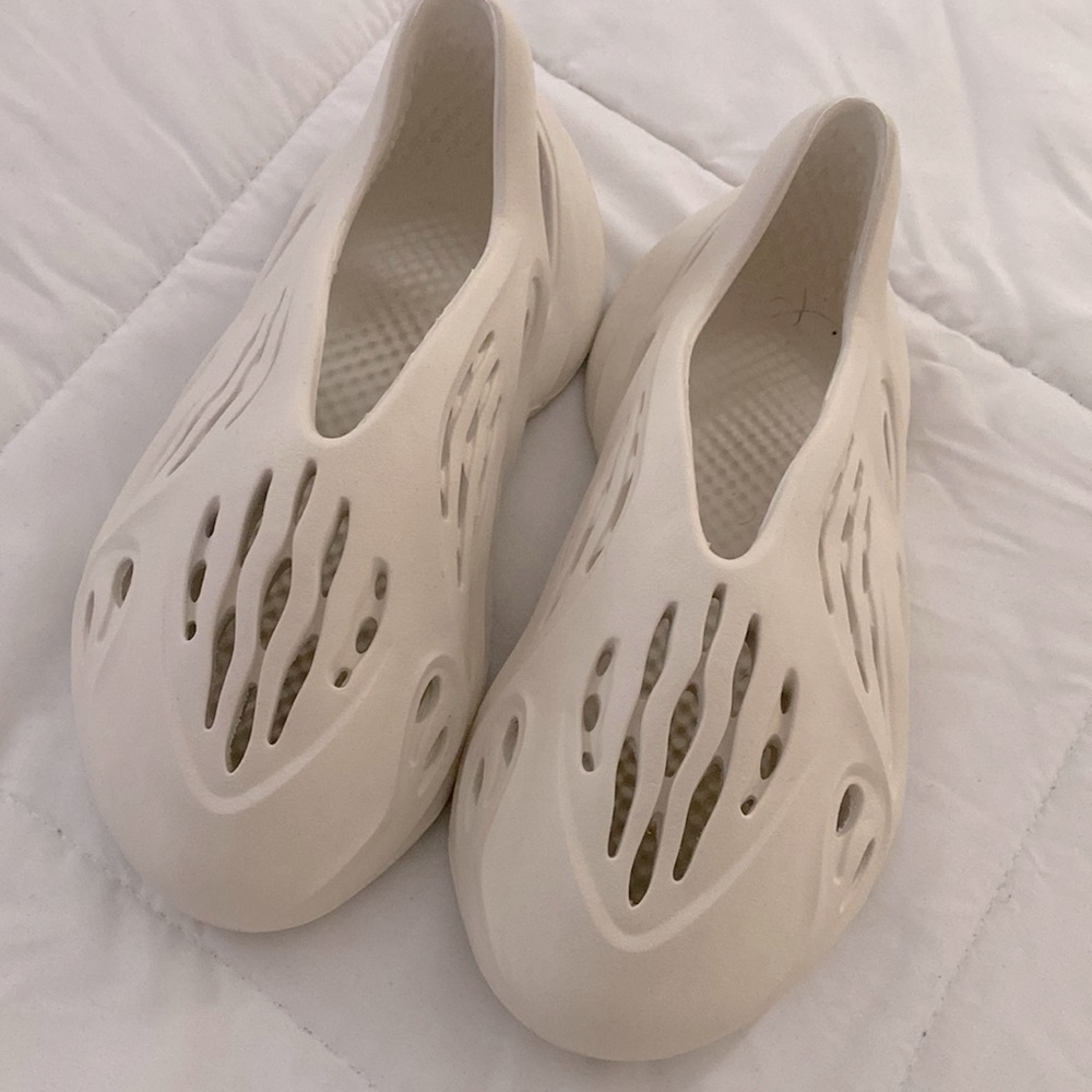 Yeezy Foam Rnnr/ Runner sz 5M/ 6.5W